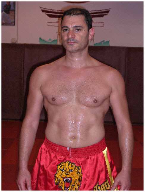 Fayad FAYAD Champion méditerranée de Muay Thaï (Boxe Thaïlandaise) et kick Boxing; Fondateur de la  F.I.T.B.S. PRO. Photo prise le 02/07/2006
